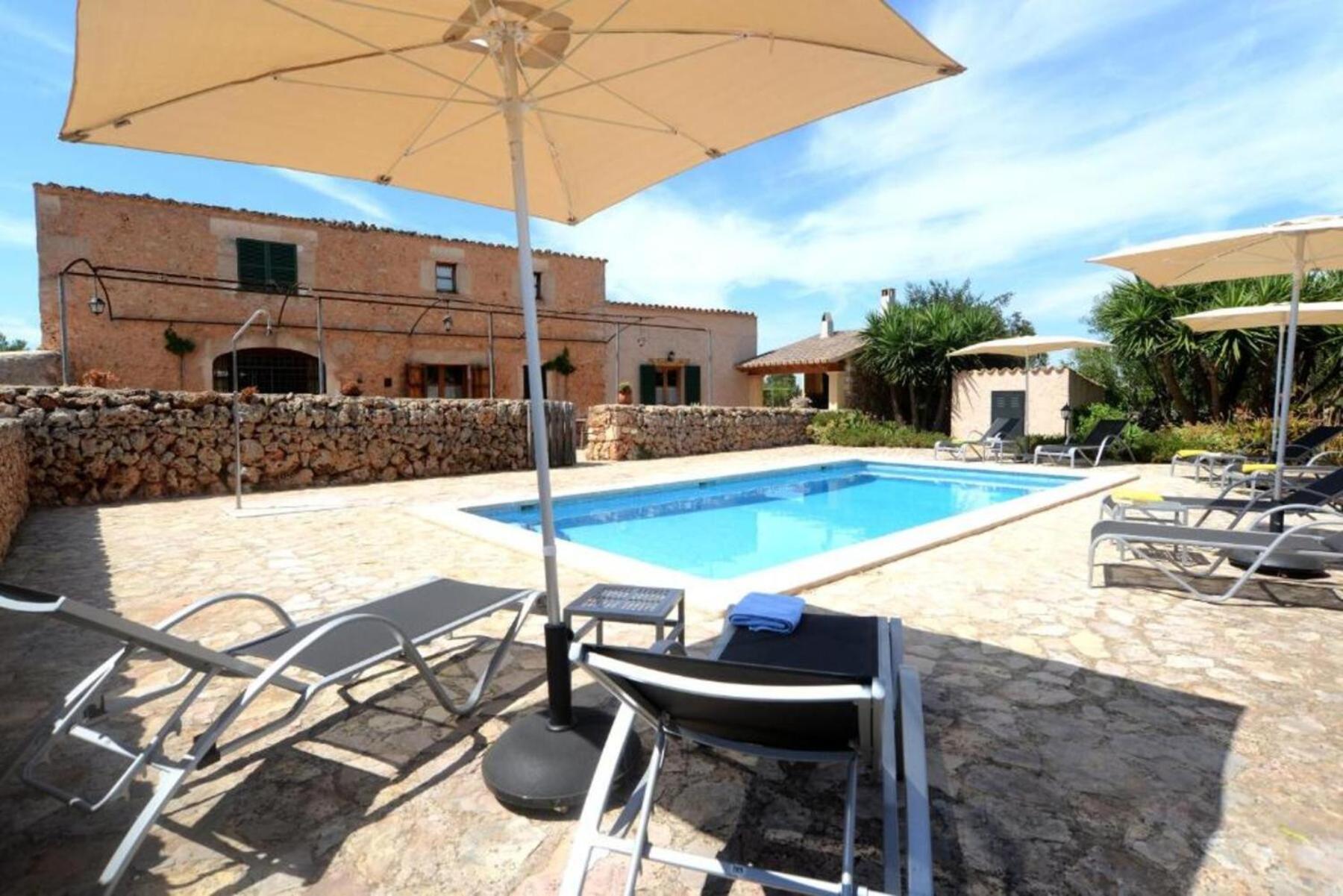 Yourhouse Porreti El Galliner * Lloret de Vistalegre